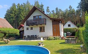 Chata Mareček - v lesní osadě u řeky Lužnice