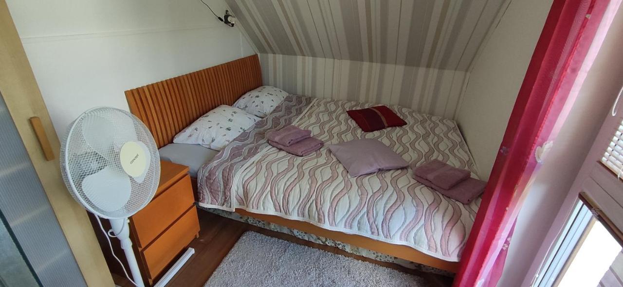 Chata Mareček - v lesní osadě u řeky Lužnice Skalice Exteriér fotografie